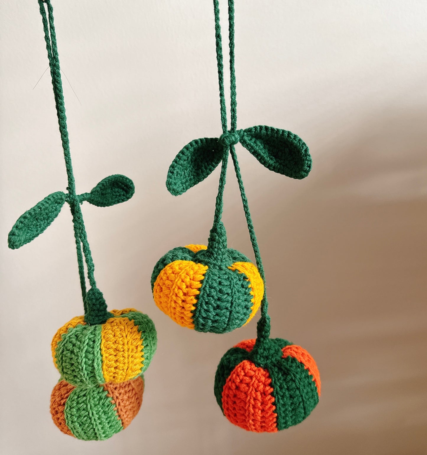 Pumpkin Pair à la Mode: Yellow x Dark Orange