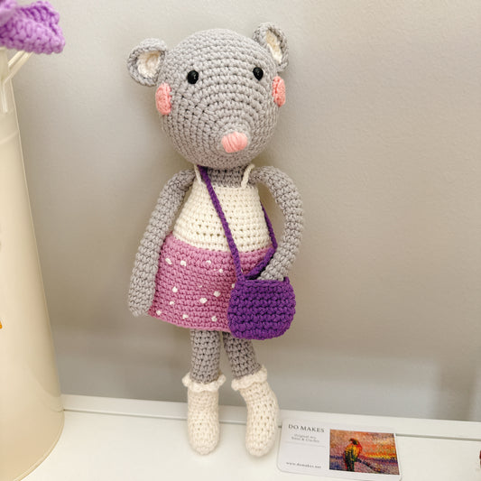 Crochet Mouse - Lilac oufit