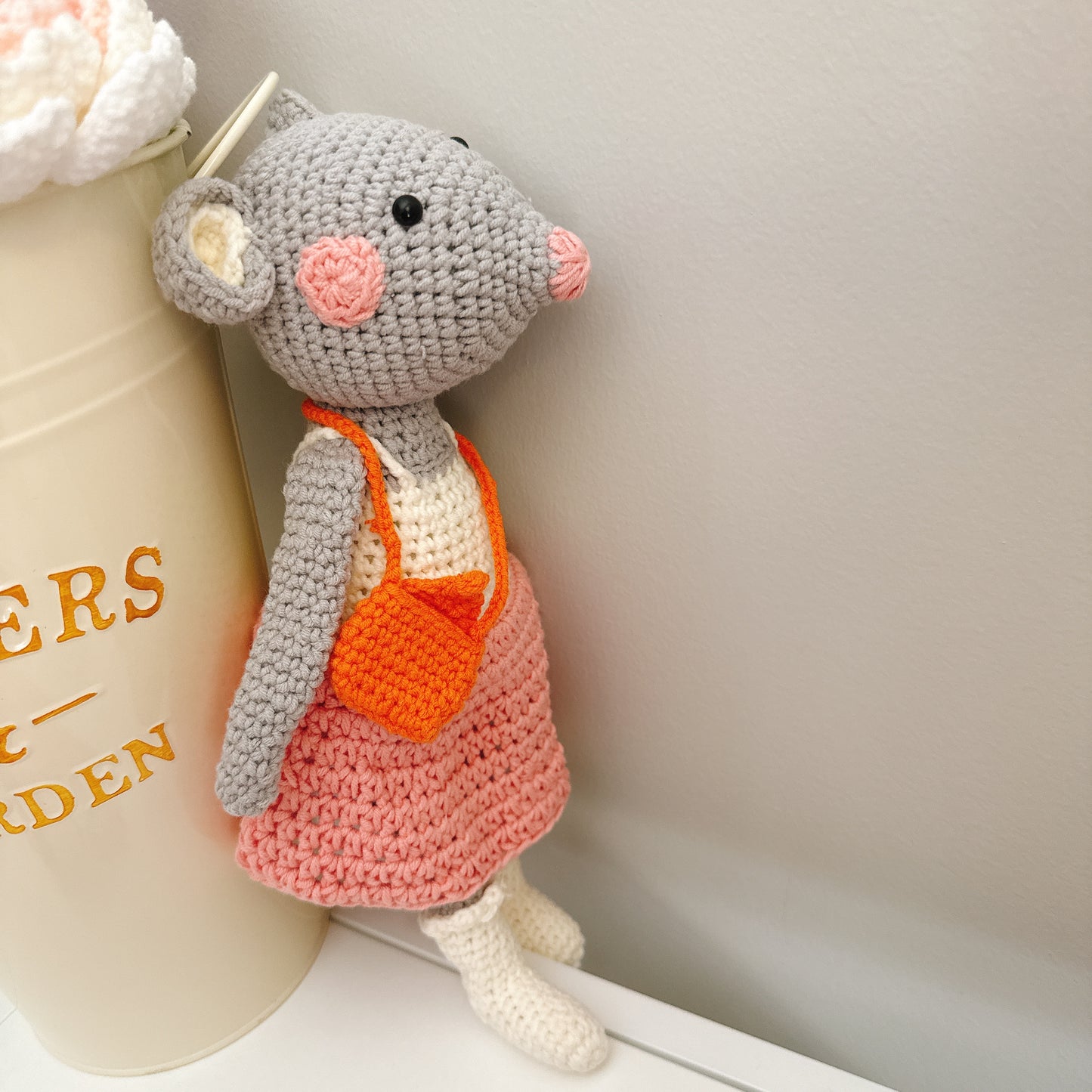 Crochet Mouse - Pink & orangeoutfit