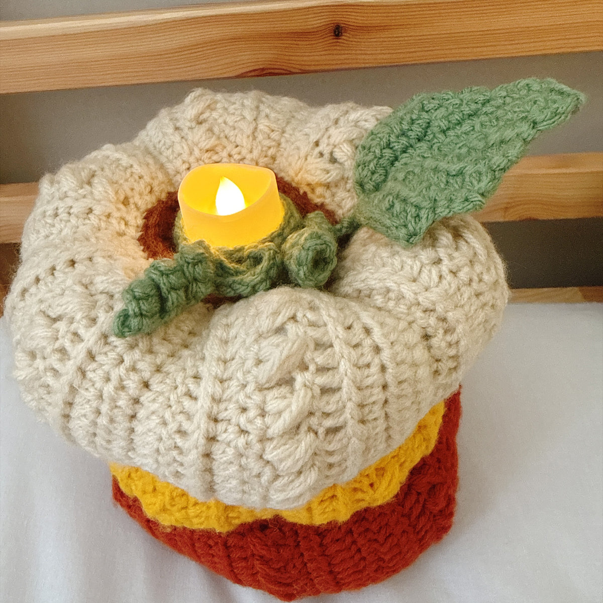 Pumpkins candle holder